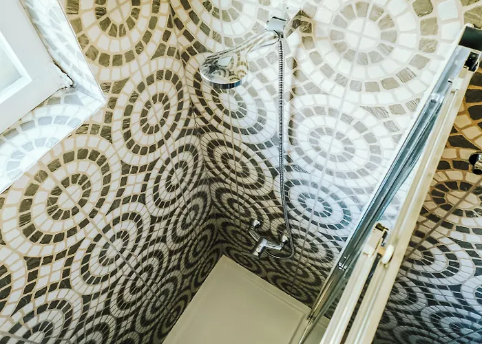 Help Yourself Hostels - Restelo Lisbon